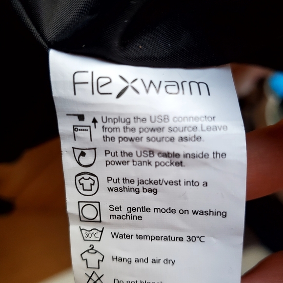 NWT Flexwarm Women's Black Heating Hooded Puffer Jacket Size Large - Picture 8 of 10